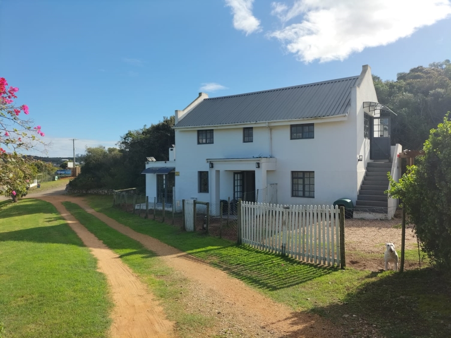 8 Bedroom Property for Sale in Stilbaai Oos Western Cape